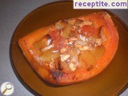 Roasted pumpkin with honey and walnuts