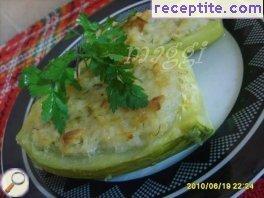 Stuffed zucchini with rice and chicken