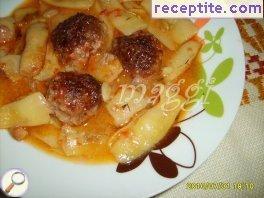 Meatballs with green beans in the oven