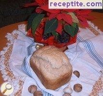 Brown bread with walnuts and garlic bread machine