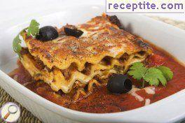 Lasagna with meat and cheese