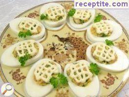 Eggs stuffed with chicken