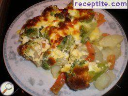 Frit with potatoes and broccoli