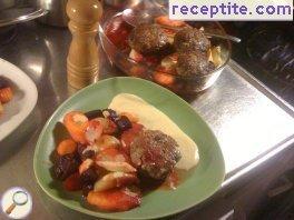 Meatballs with capers, roasted root vegetables and Dijon sauce