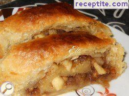 Apple strudel with puff pastry