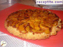 Cake with apples and caramel