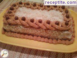 Layered cake with biscotti and dulce de leche