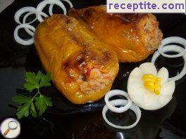 Stuffed peppers with mince and rice