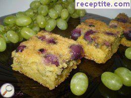 Sponge cake with grapes and white wine