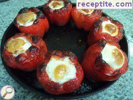 Stuffed bell peppers with chicken, cheese and egg