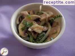 Mushroom salad with basil and onion
