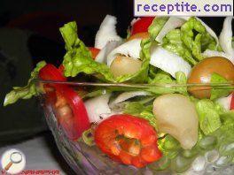Autumn salad with radish and sour garlic