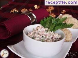 Spicy dip with walnuts