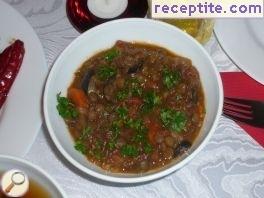 Lentil stew with olives and cinnamon
