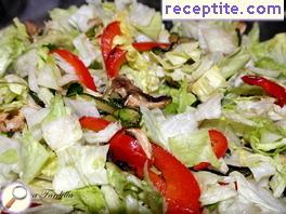 Green salad with roasted vegetables