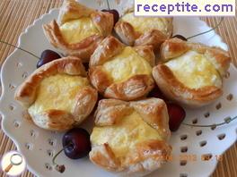 Stuffed baskets of puff pastry