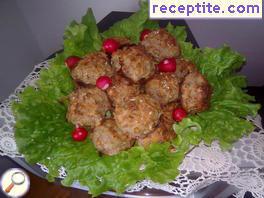 Meatballs with potatoes and walnuts