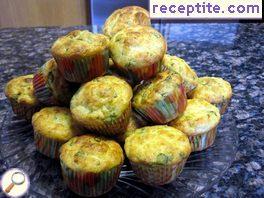Muffins with spinach and cheese