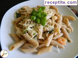 Whole grain pasta with shrimp and coconut milk