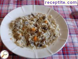 Bulgur with mushrooms and vegetables