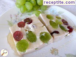 Grape parfait with cheese