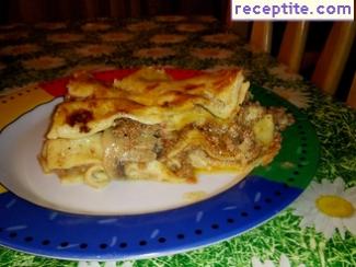 Lasagna with minced meat, tomato sauce and Bechamel