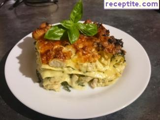 Lasagna with spinach and chicken