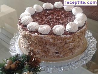 Home layered cake with biscotti