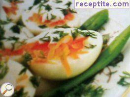 Stuffed eggs with yoghurt