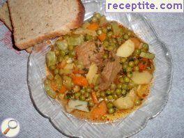 Veal with zucchini and peas
