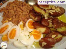 Tuna with eggs and potatoes