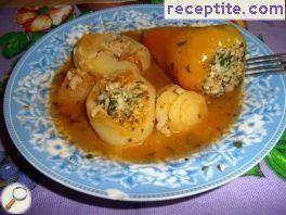 Stuffed peppers and potatoes with spinach and chicken