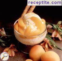 Ice cream with apricots