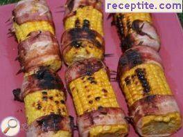 Boiled corn with bacon barbecue Boiled corn with bacon barbecue