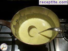 Hollandaise sauce with cream