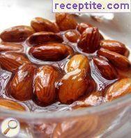 Caramelized almonds