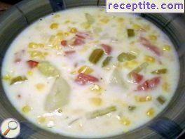 Soup with corn and ham