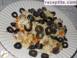 Rice with mushrooms and olives