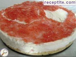 Cheesecake with white chocolate and strawberries