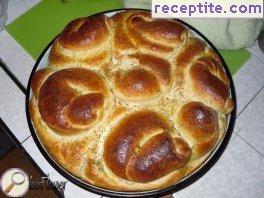 Yogurt-pita bread with filling