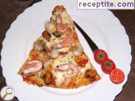 Pizza with seafood