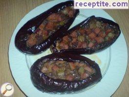 Boat eggplant with sausage
