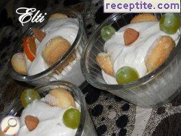 Cream with egg liqueur Cream with egg liqueur