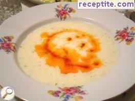 Soup with rice and yogurt