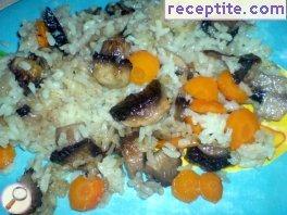 Rice with mushrooms and carrots