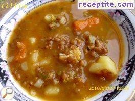 Lentil soup, potatoes and broccoli