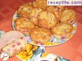 Muffins with pomegranate and apple