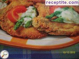 Breaded veal steak with gorgonzola