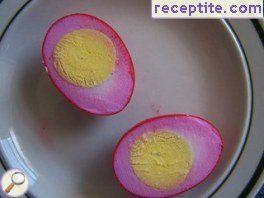 Pickled eggs with red beet