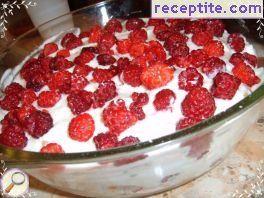 Bishkotena layered cake with strawberries - II type